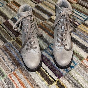 Vince Camuto boots, 6M